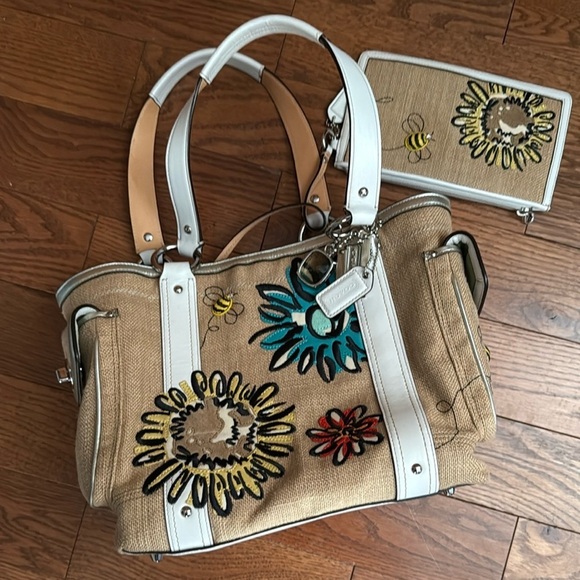 Floral Embroidered Tan and White Tote Bag - Picture 1 of 12